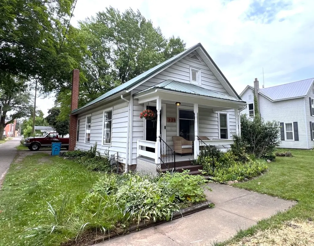 229 5th St