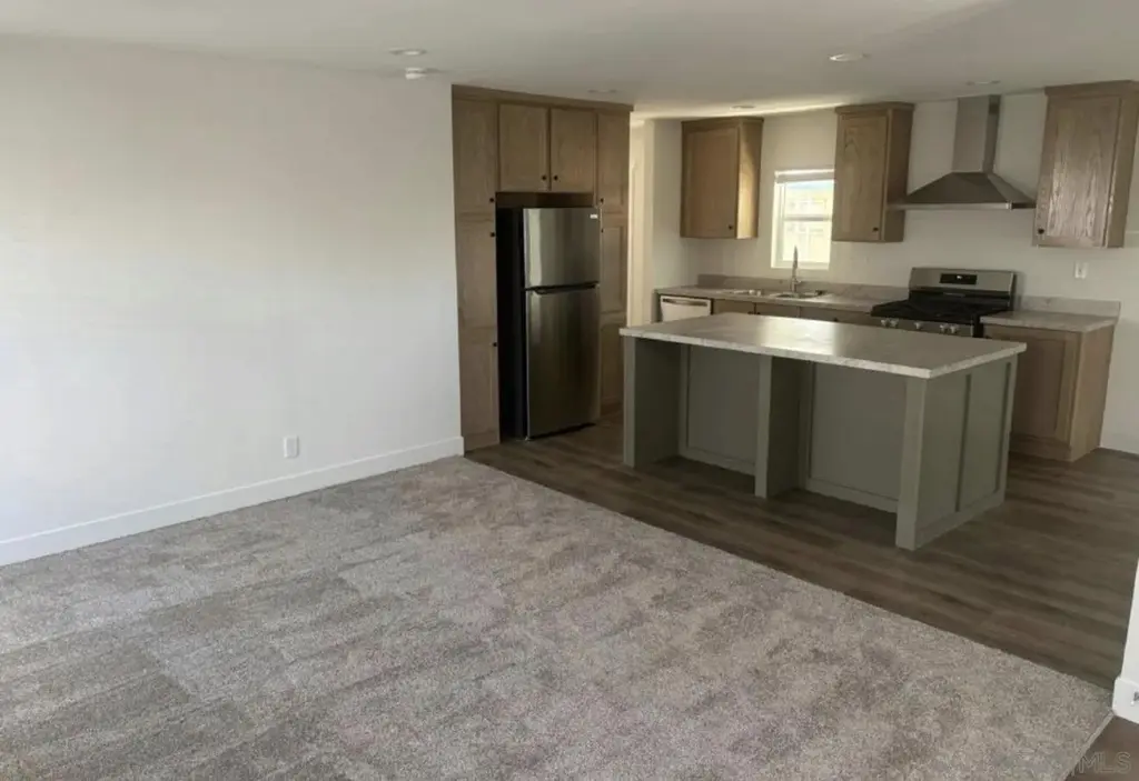 725 Thornton Ave #31