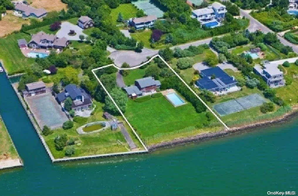 5 Bayberry Ln