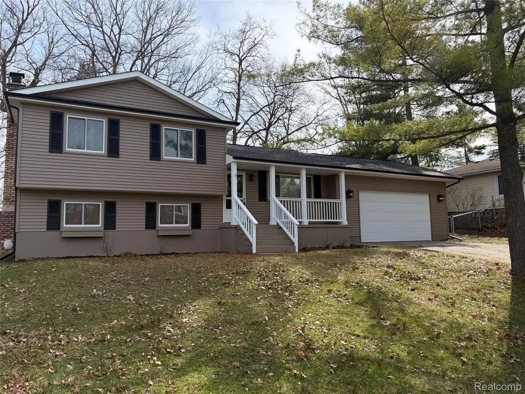 970 Golfview Dr