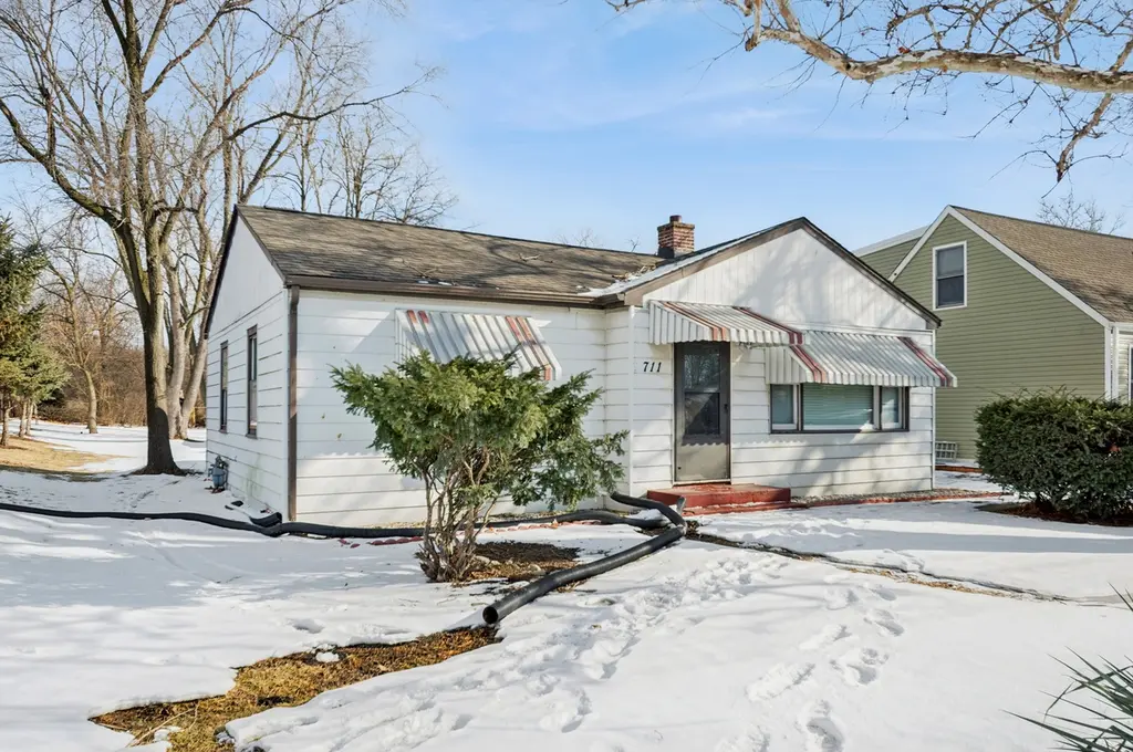 711 N Columbine Ave