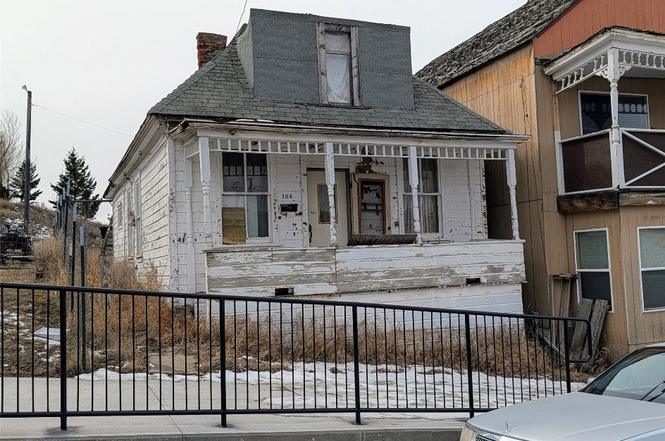 104 E Center St