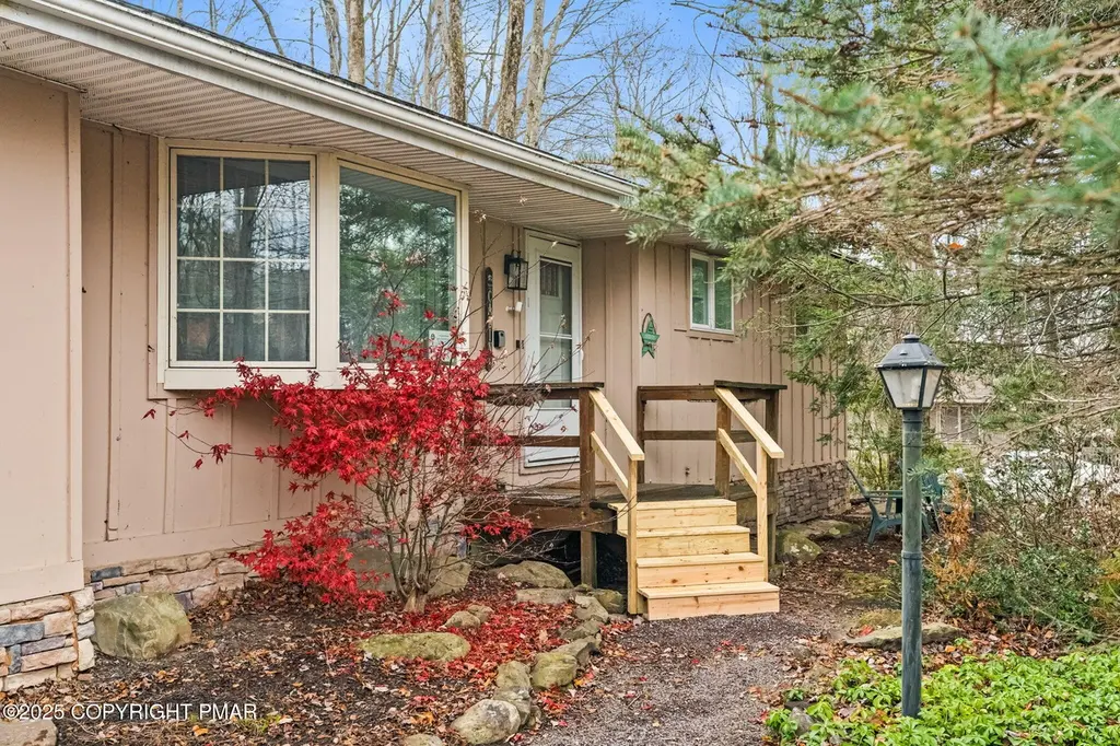 128 Winding Hill Rd