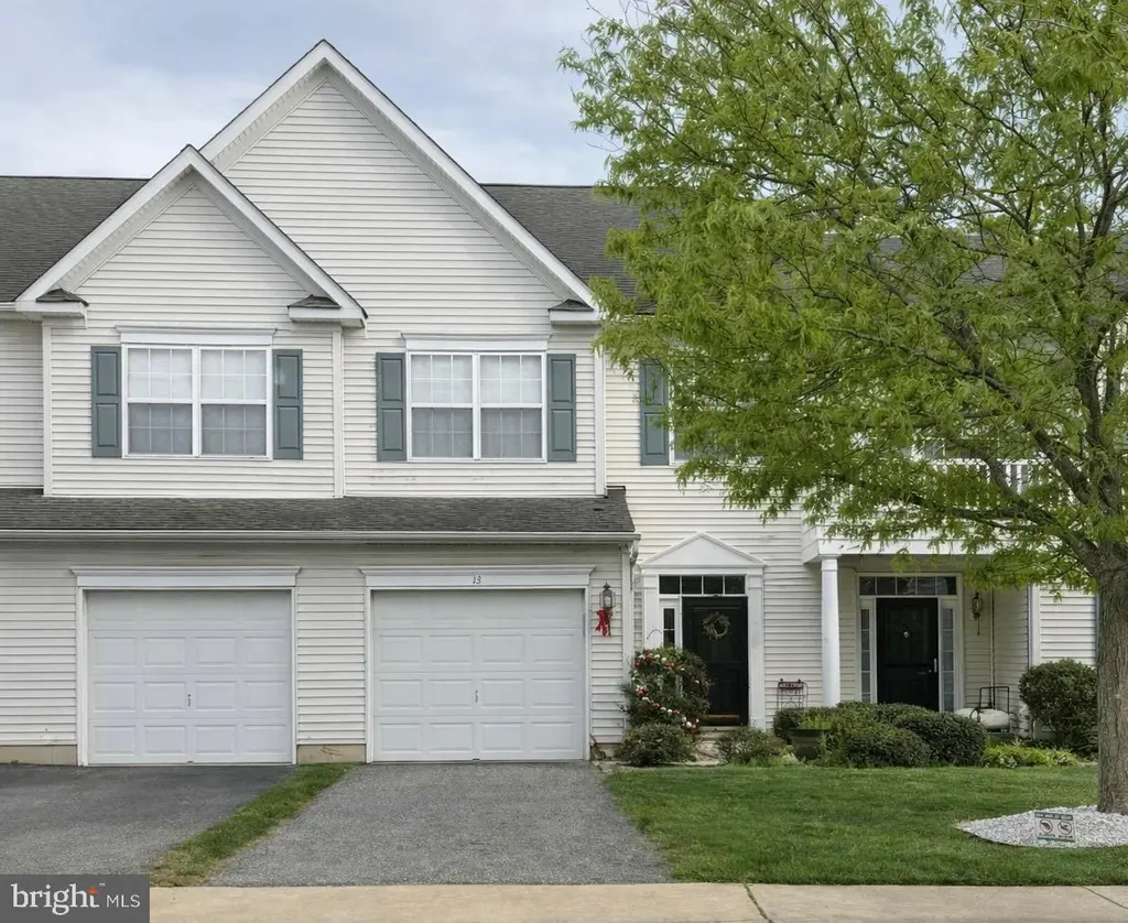 13 Halifax Ln