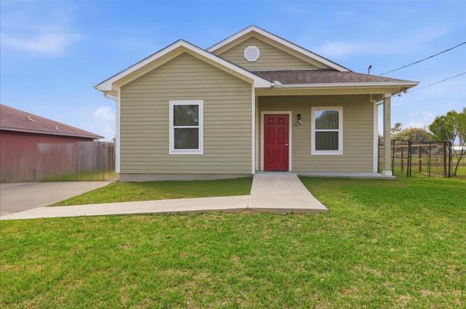 9015 Landis Dr