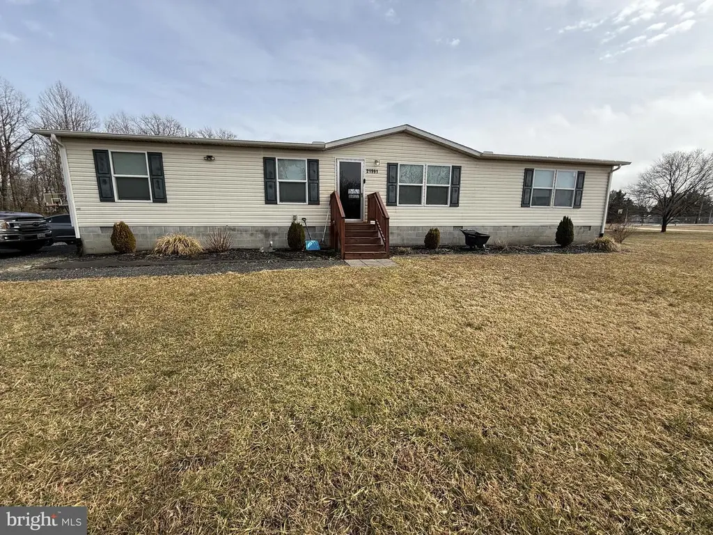 21991 Conrail Rd