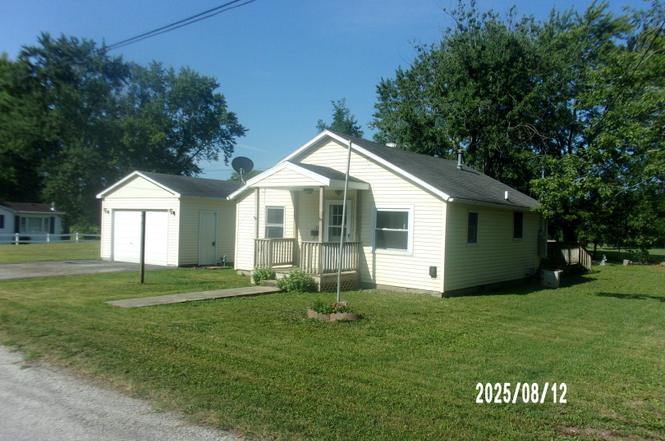110 N Mansfield Ave