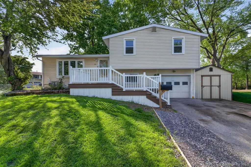 39 Blueberry Rd