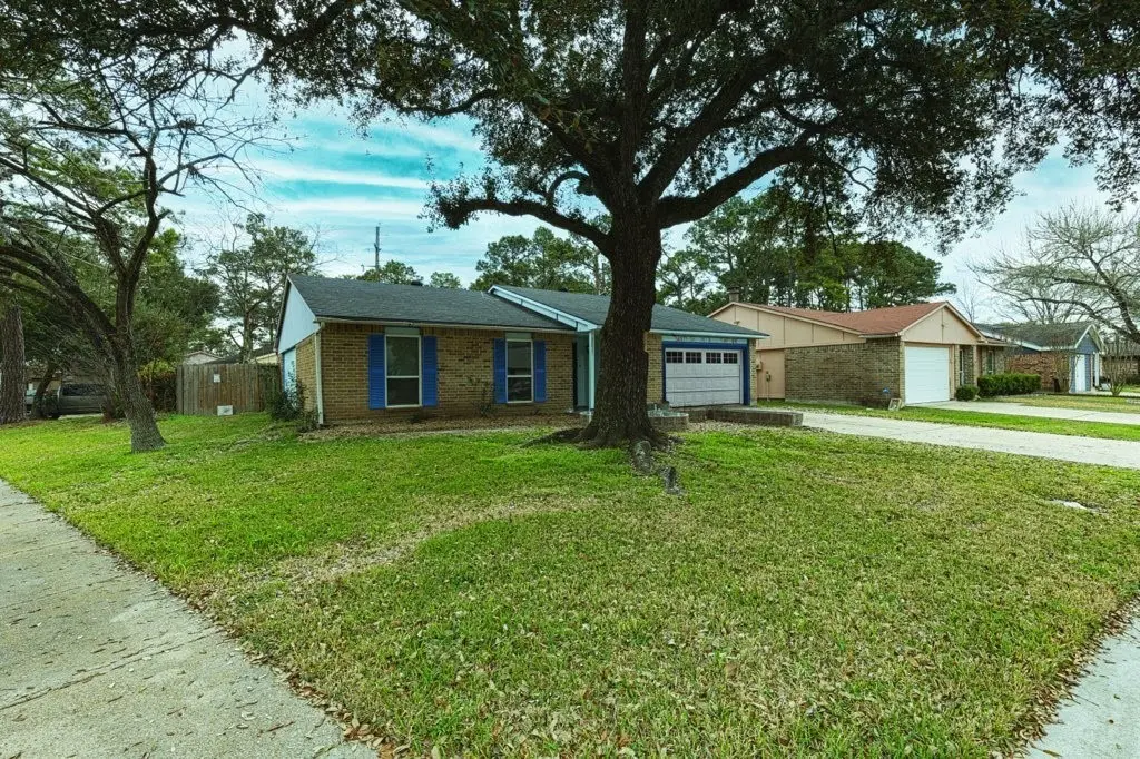 2631 Lark Ln