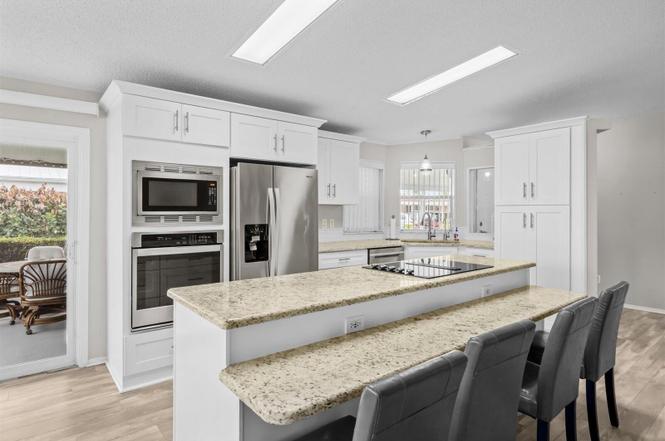 8032 Meadowlark Ln