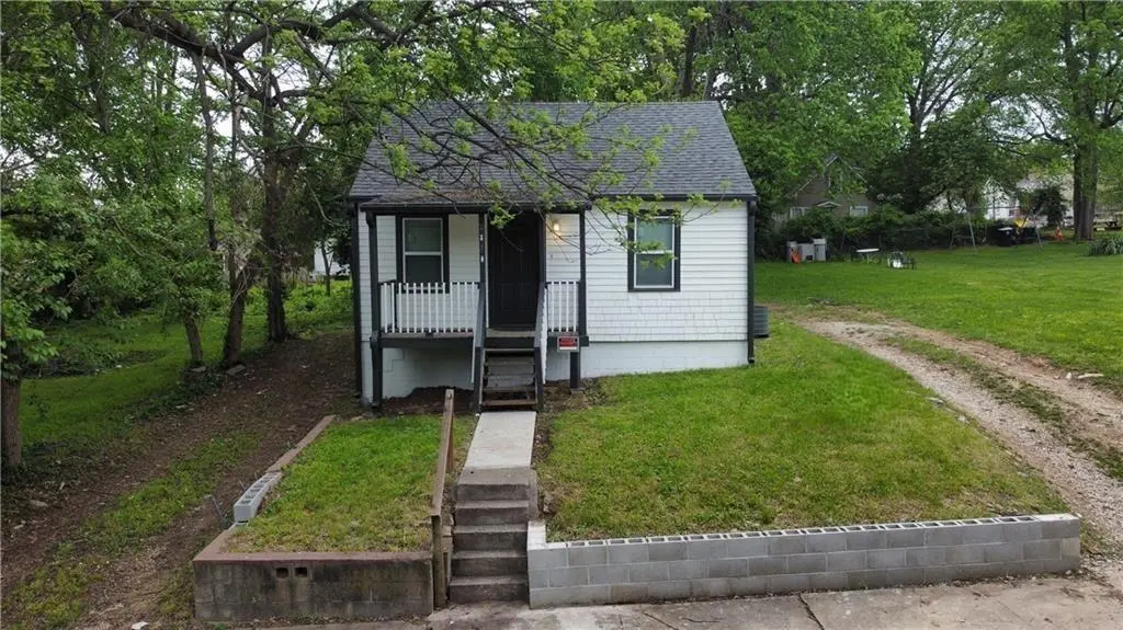 2810 Elmwood Ave