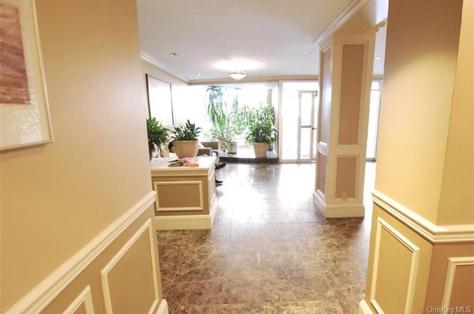 16 Lake St Unit 3F