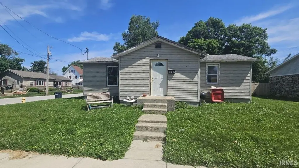 258 W White St