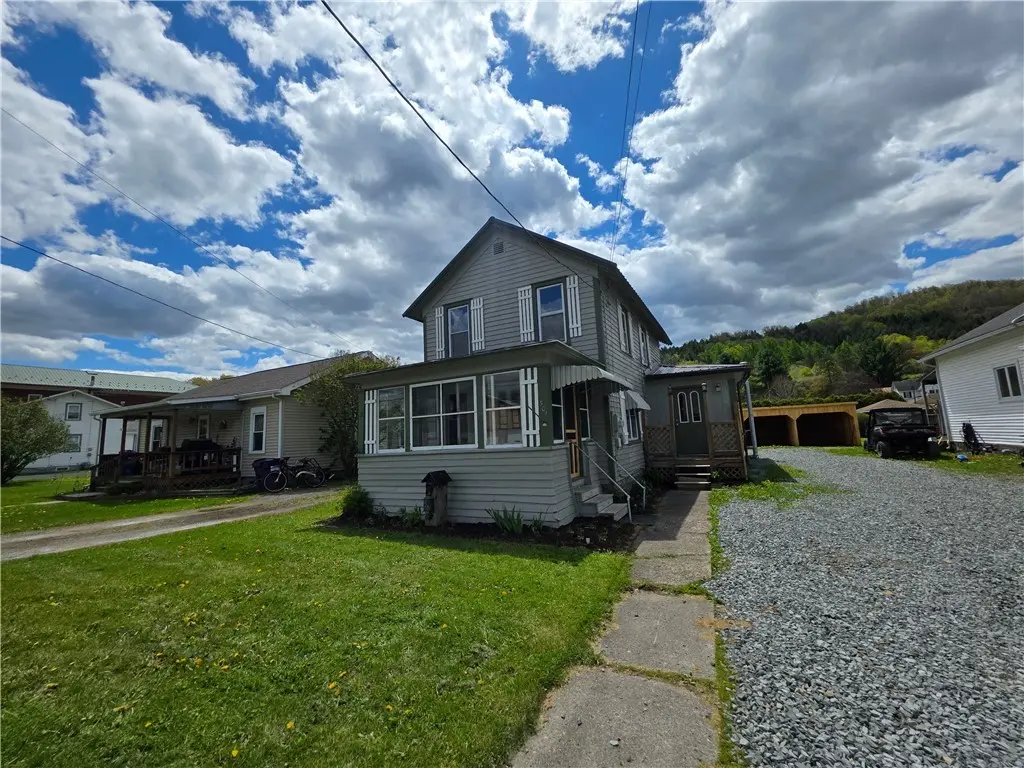 501 W Main St