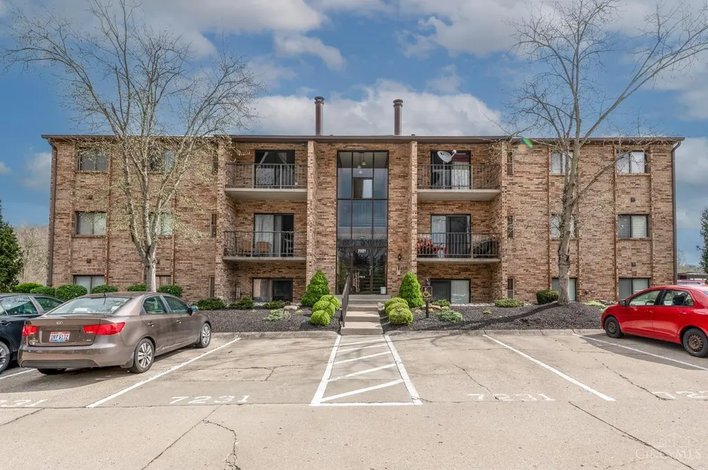 7231 Creekview Dr #9