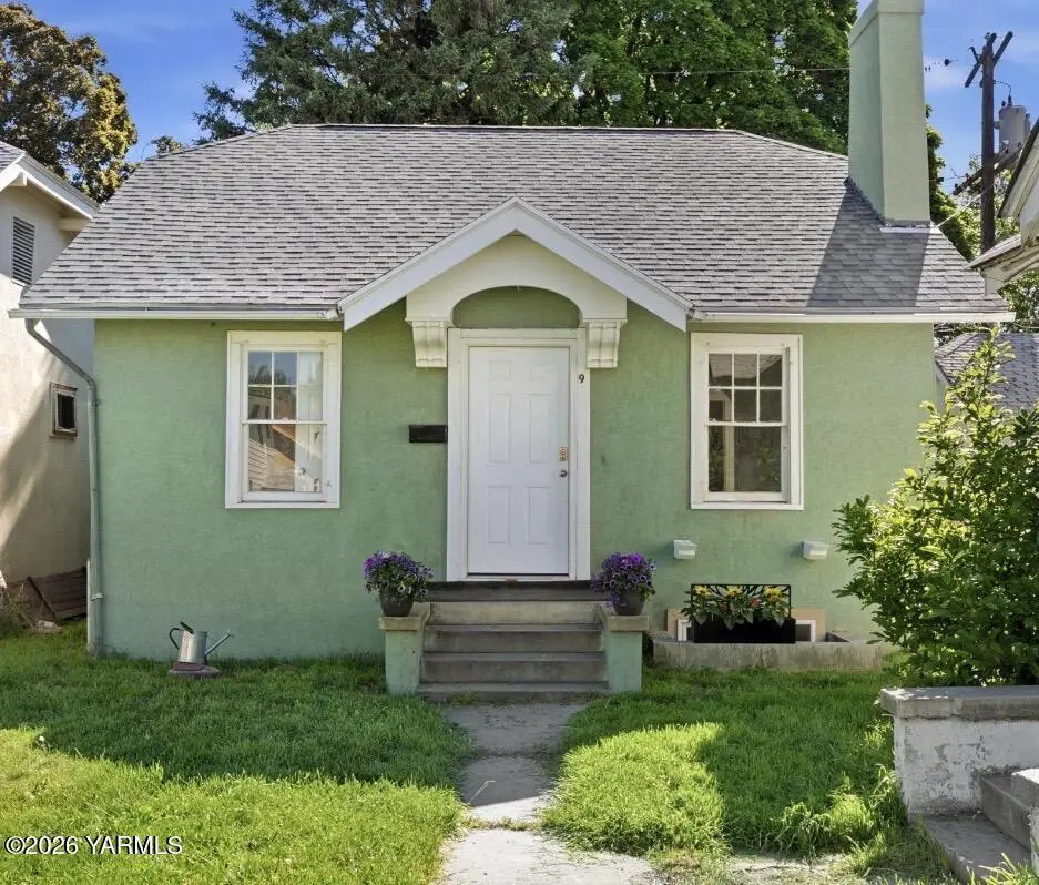 9 N 15th Ave