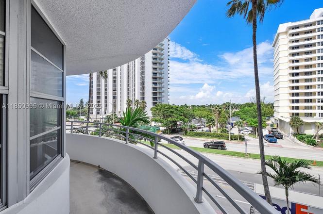 5555 Collins Ave Unit 4S