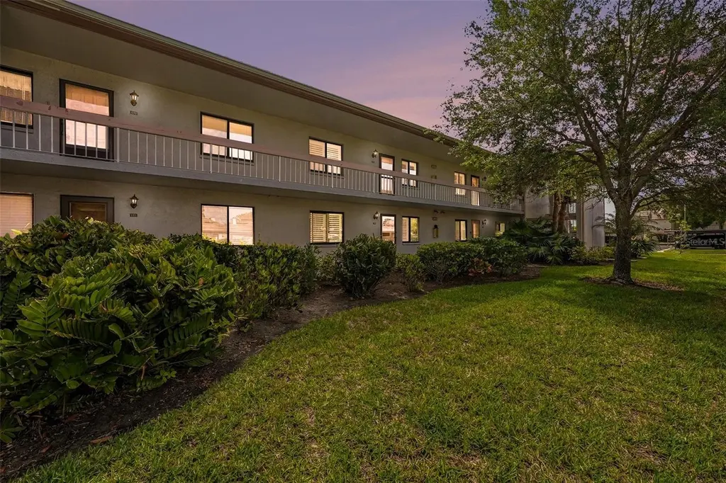 172 Lakeview Way #172