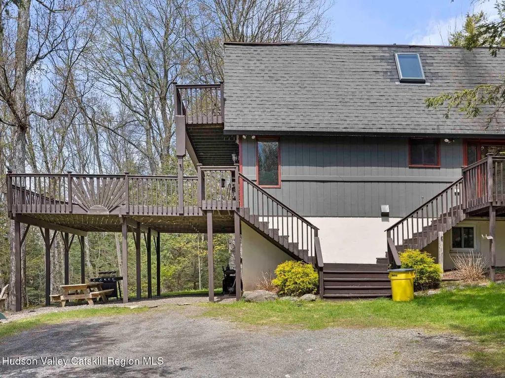 49 Chase Dr