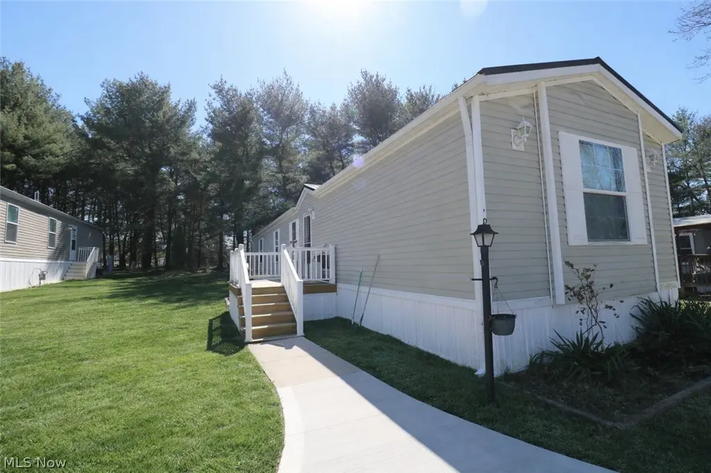 4400 Melrose Dr #9
