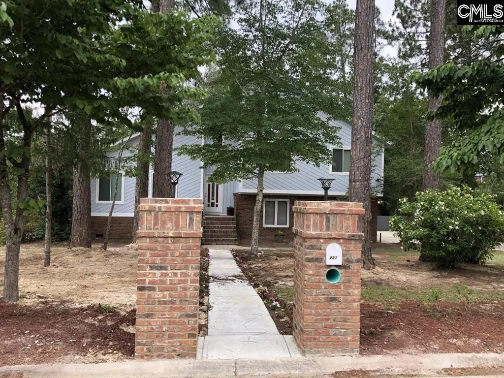 221 Hickory Hill Trl