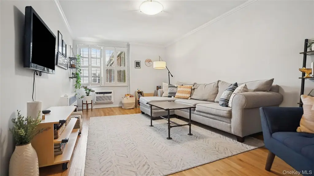 320 Palmer Ter Unit 2B