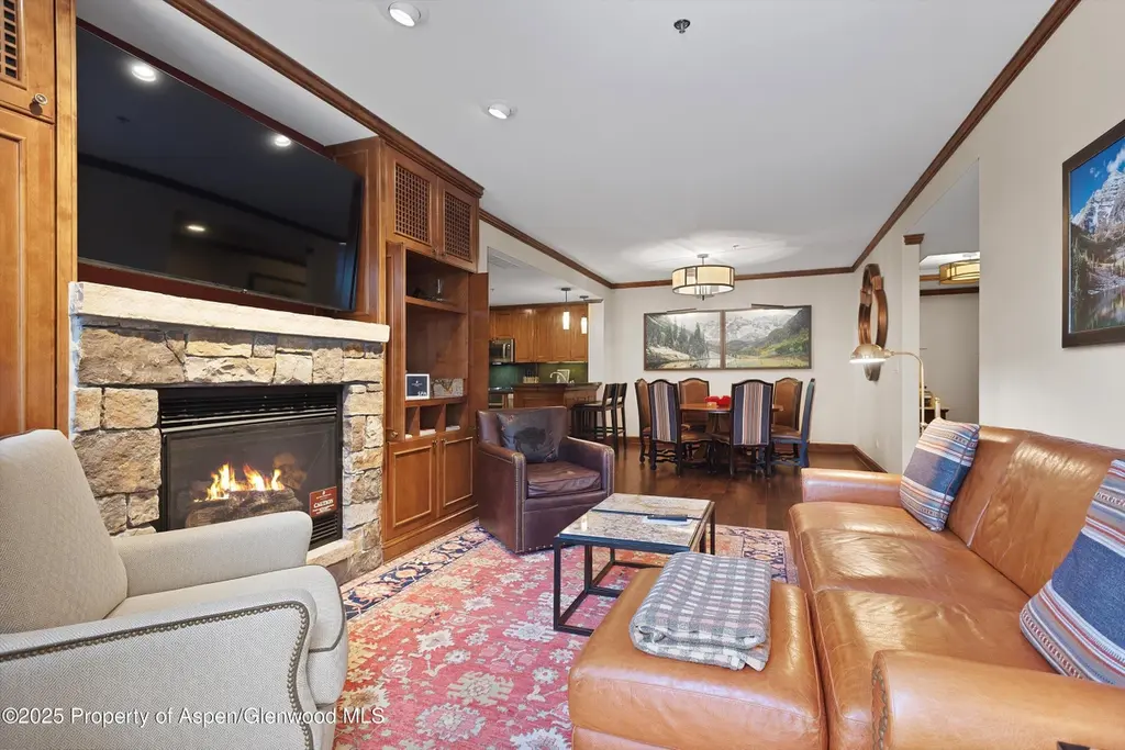 39 BOOMERANG Rd Unit 8411/ Winter Interest 14