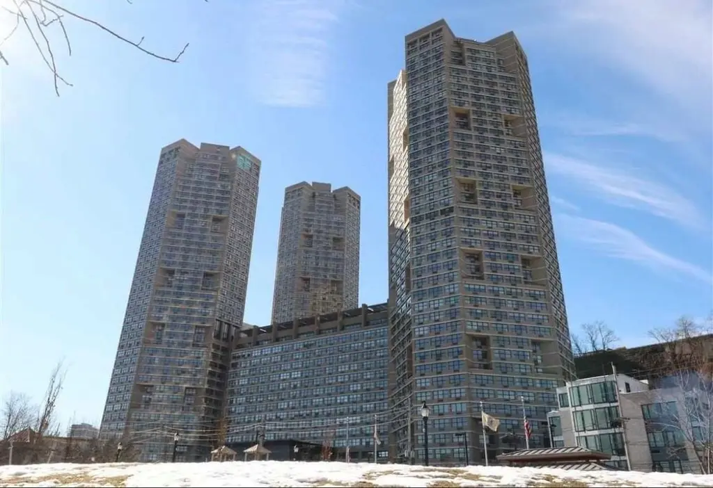7002 BLVD E Unit 7J