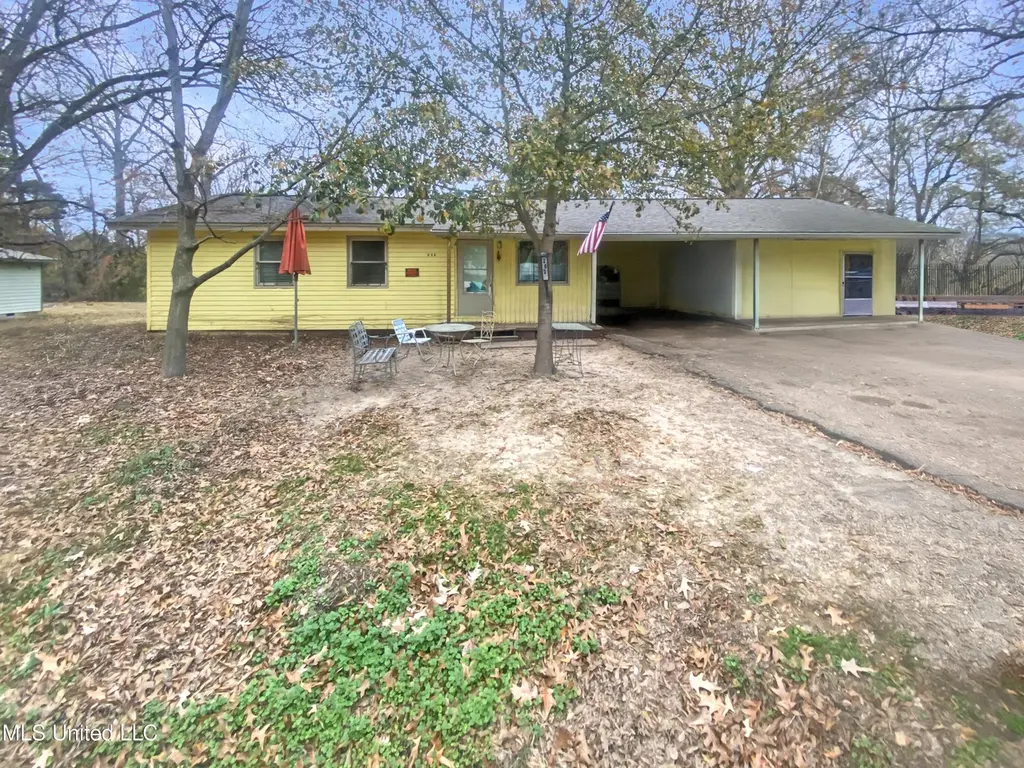 202 Donna Cir