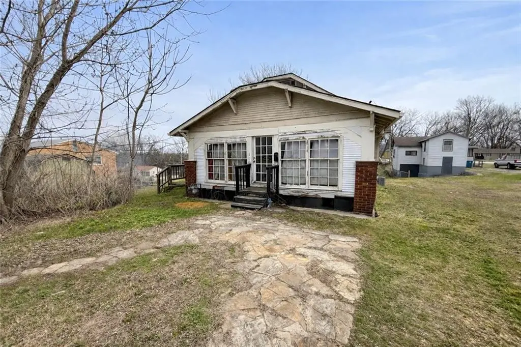 103 N Wilson Ave