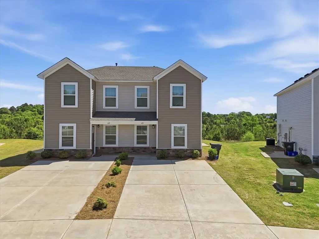 125 Adger Rd