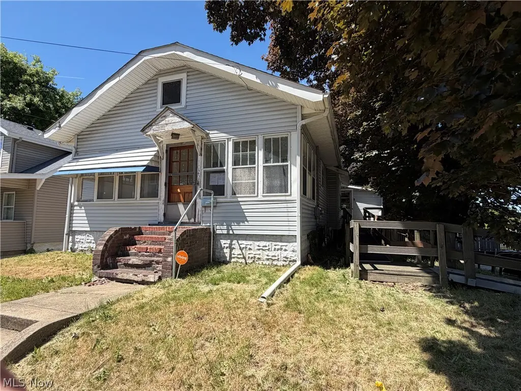 1027 Austin Ave