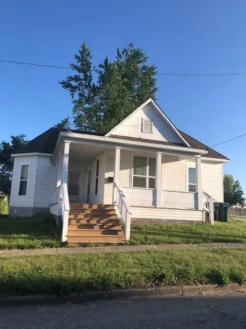112 E Buchanan