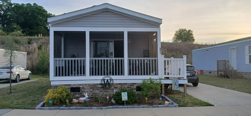 891 Lookout Dr