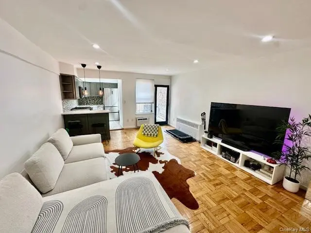 250 N Broadway Unit 6J