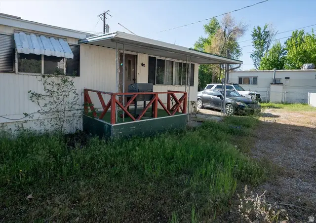 410 N Main St #4
