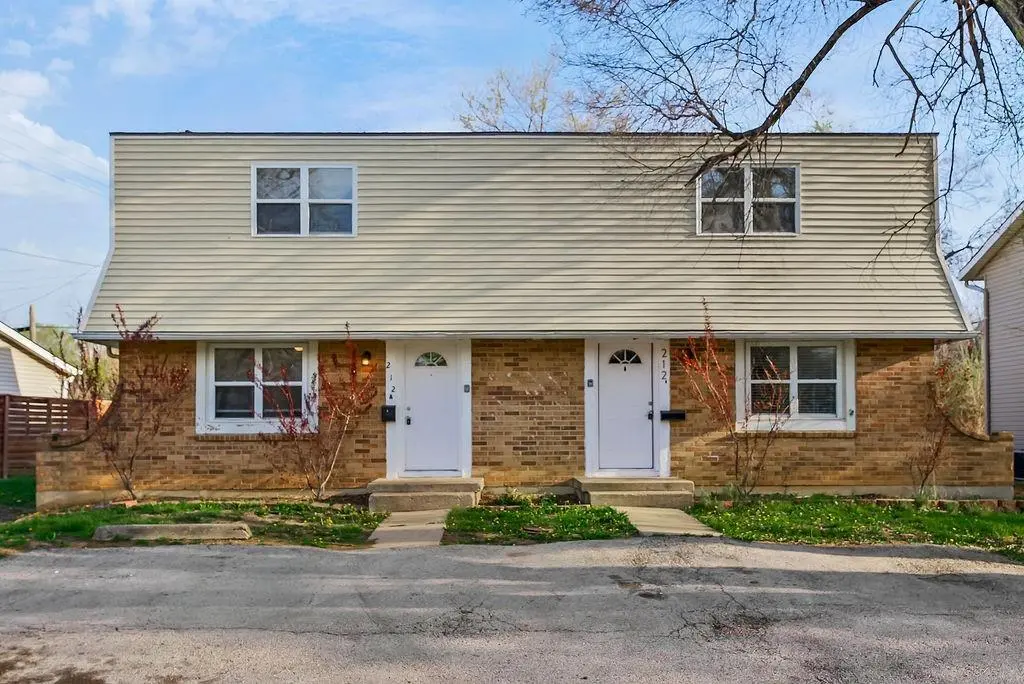 212 N Oak Dr