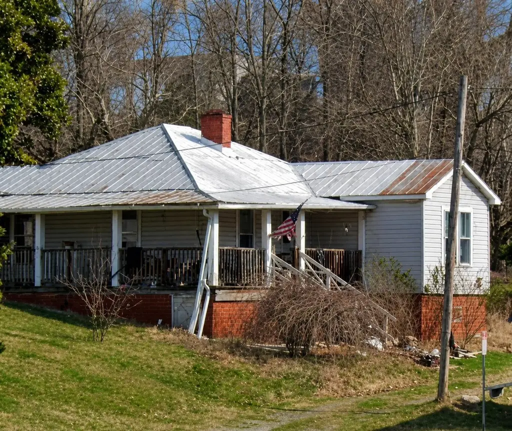 109 E Main Blvd