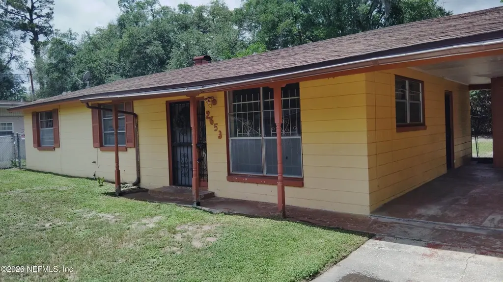 2626 Sandra Ln