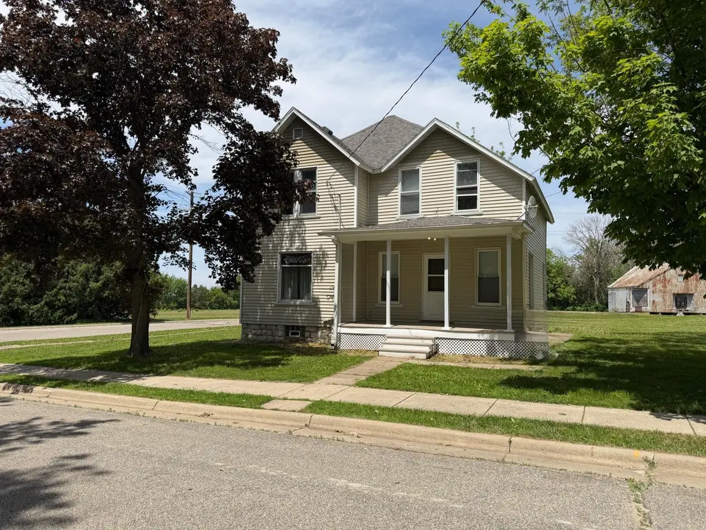 122 Carimona St W