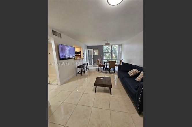 200 172nd St #217