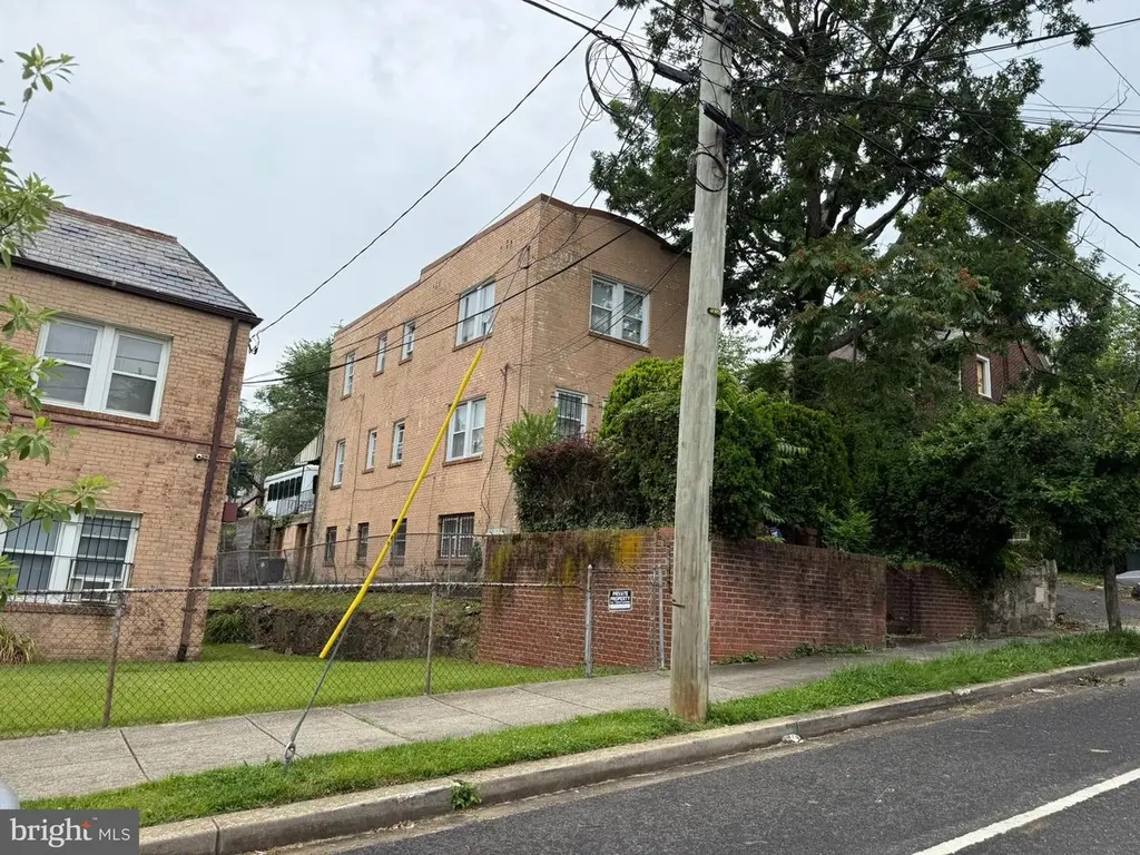 1622 28th Pl SE
