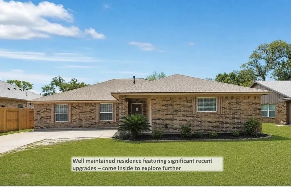 305 Freeman Blvd