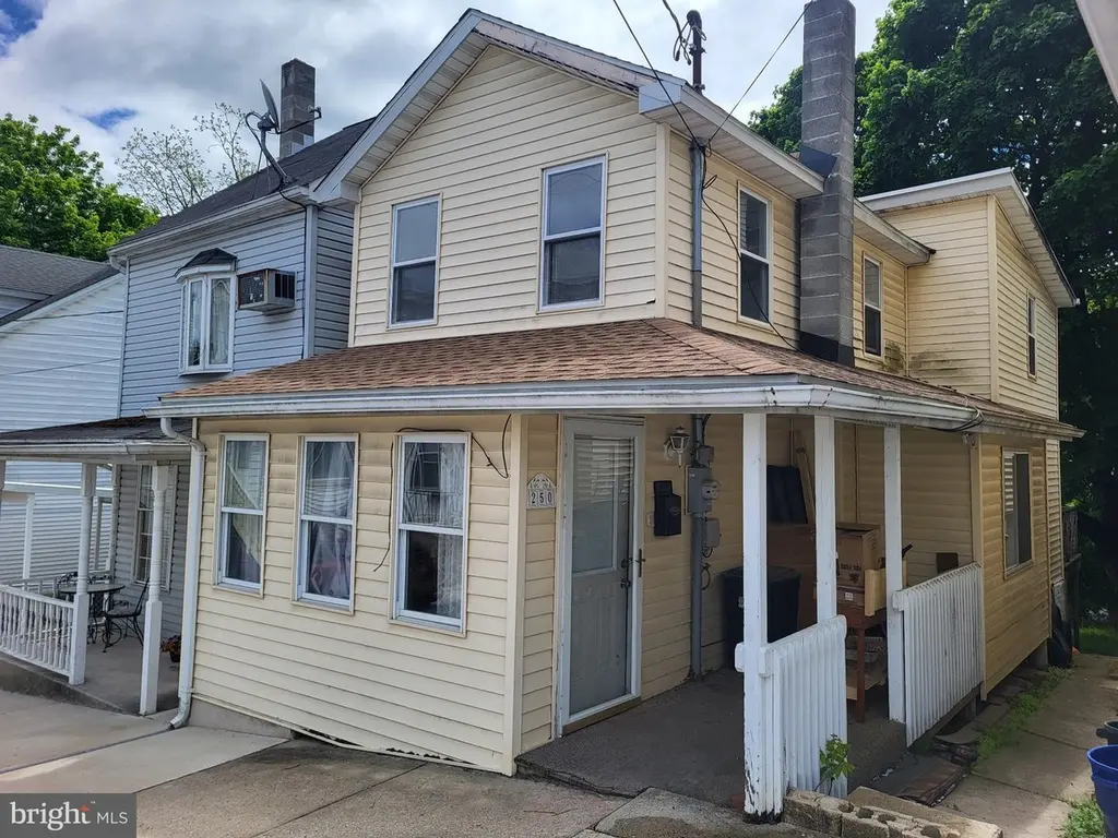 250 Van Gelder St