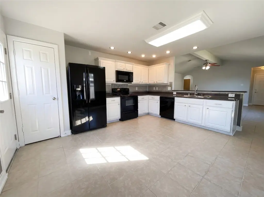 7015 Rosebud Hollow Ln