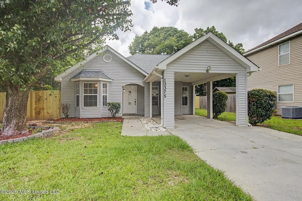 13375 Locust Hill Dr