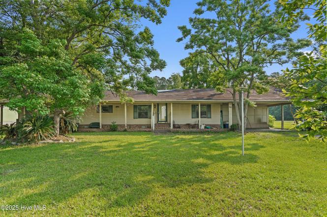 670 Calabash Rd NW