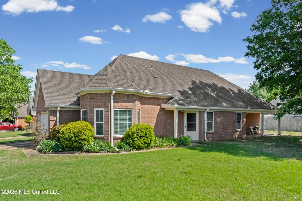 5788 Alexandria Ln