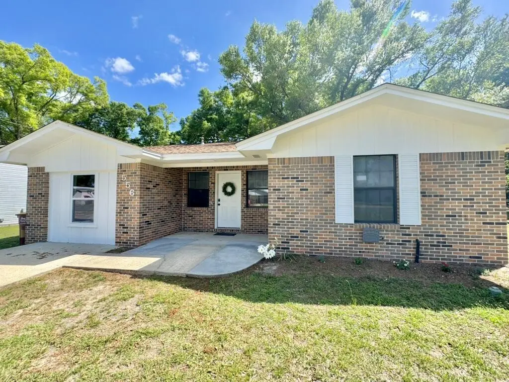 556 Lee Ave