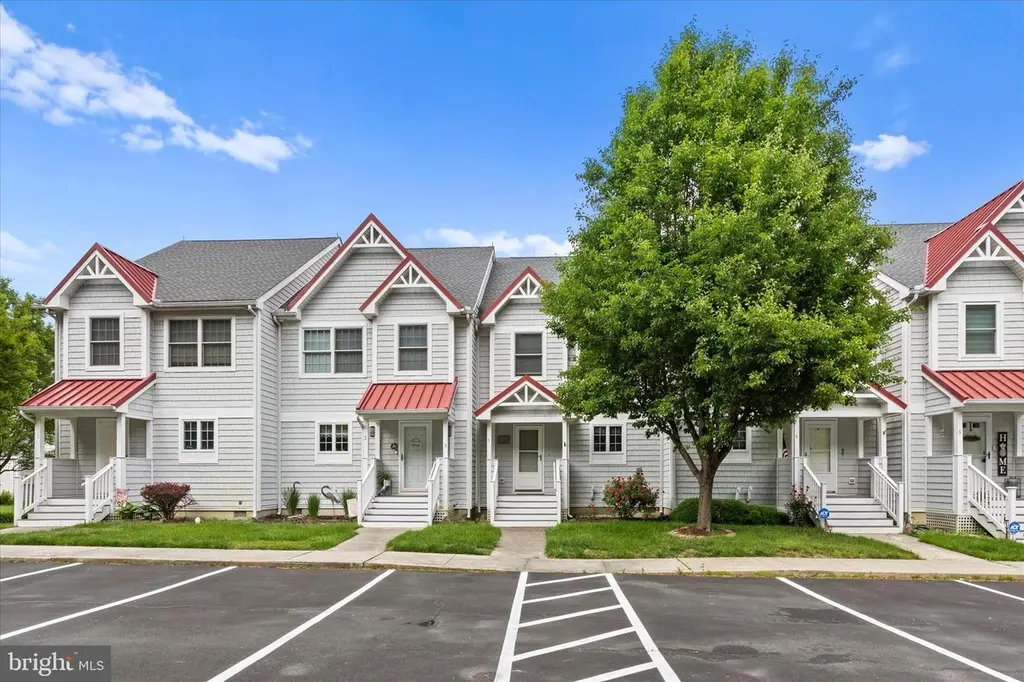 9717-3 Village Ln Unit 9709C